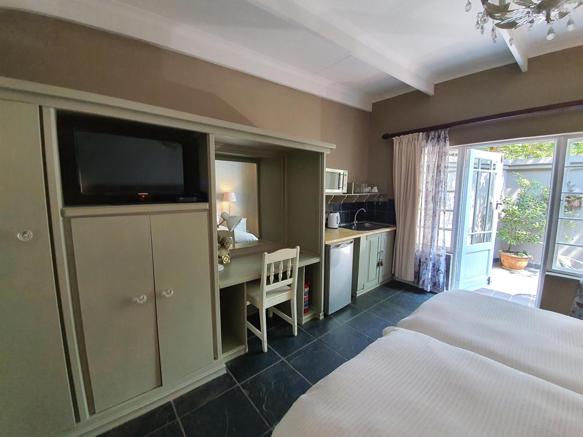 Waterhouse Guest Lodge in Muckleneuk Pretoria-Noord Zimmer foto