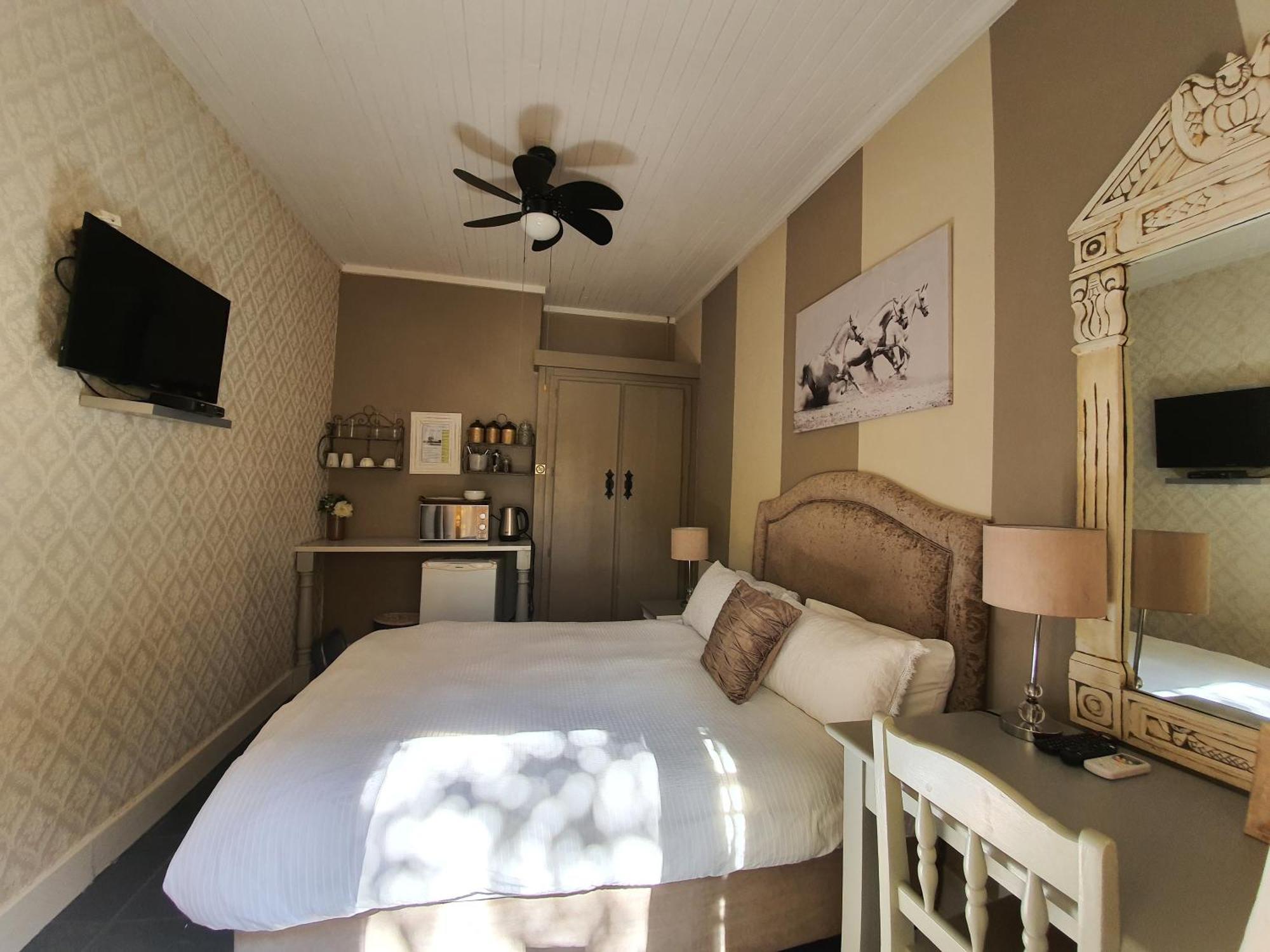 Waterhouse Guest Lodge in Muckleneuk Pretoria-Noord Zimmer foto